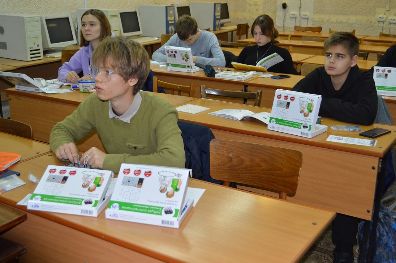 Воздушно-инженерная школа в стенах Далевского университета - занятия 1