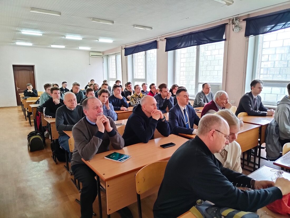 Делегация из Воздушно-инженерной школы (г. Владимир)