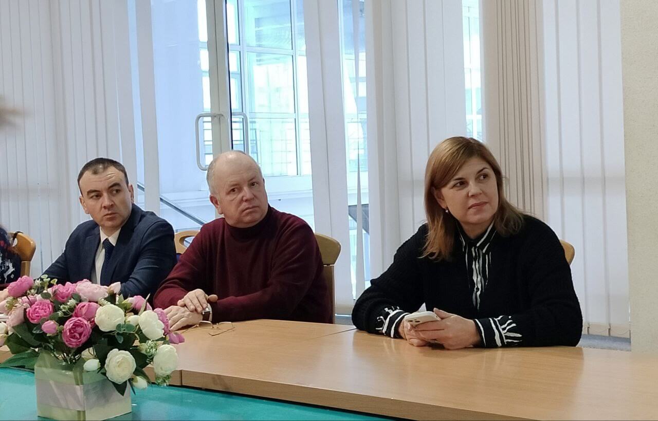 Заведующий кафедры Андрей Валерьевич Колесников, доцент Олег Владимирович Малахов